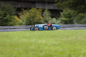 Bugatti 51 Grand Prix (1931) - auf der Rundstrecke der "autobau erlebniswelt" Bugatti 51 Grand Prix (1931) - auf der Rundstrecke der "autobau erlebniswelt"