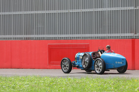 Bugatti 51 Grand Prix (1931) - auf der Rundstrecke der "autobau erlebniswelt" Bugatti 51 Grand Prix (1931) - auf der Rundstrecke der "autobau erlebniswelt"