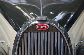 Bugatti 57 (1938) - der klassische Kühlergrill - 40. Oldtimer-Meeting Baden-Baden 2016