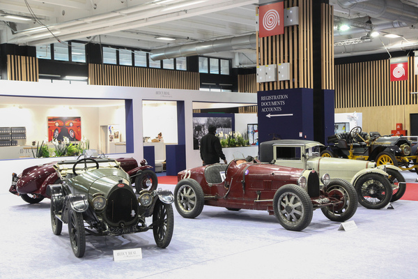 Bugatti-Auswahl auf dem Artcurial-Stand - Rétromobile Paris 2022