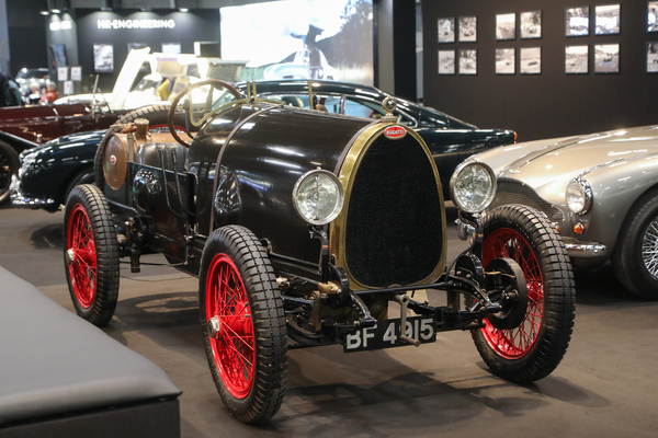Bugatti Brescia Modifiée (1924) - 16-Ventil-Vierzylindermotor, gesehen bei Lukas Hüni - Rétromobile Paris 2024