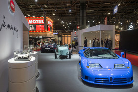 Bugatti EB 110 (1991) - drei Generationen, sie könnten unterschiedlicher kaum sein - Rétromobile Paris 2020