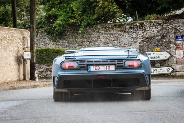Bugatti EB 110 (1992) - Concours Chantilly Arts & Elegance 2017