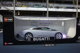 Bugatti EB 110 (1994) – In der Ausstellung Bugatti Unseen in der Autoworld Brüssel (1994)