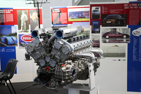 Bugatti EB 110 (1994) - der V12-Motor mit zwei Turboladern - 42. Auto e Moto d'Epoca 2025