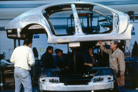 Bugatti EB 112 (1993) - Stück für Stück entsteht der Prototyp