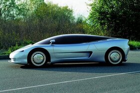 Bugatti ID 90 (1990) - Heckansicht des Mitelmotor-Coupés von ItalDesign