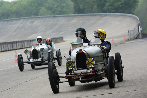 Bild Bugatti-Sportwagen im Anflug - 4. Montlhéry Vintage Revival 2017
