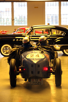 Bugatti T 35 B (1929) - fährt anlässlich des Klausenrennen Prologs 2012 im Gotthard Motorpark ein