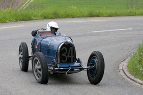 Bugatti T 35B (1929) - im Feld der Vorkriegsrennwagen am GP Mutschellen 2012