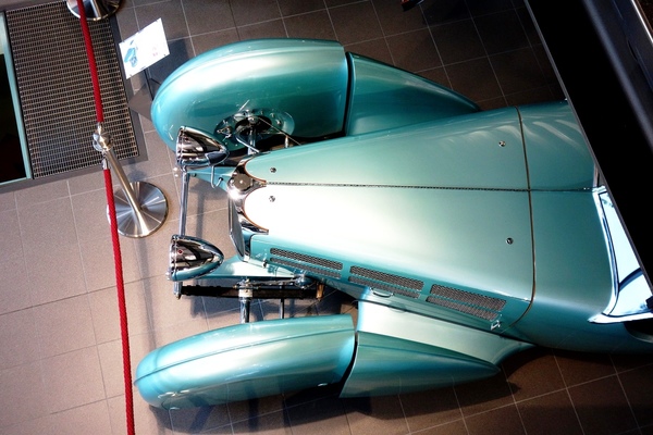 Bugatti T 57 Roadster. Man beachte die vorderen Radkästen