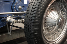 Bugatti T59 (1933) - die Schönheit des früheren Rennwagenbaus - an der Rétromobile Paris 2014