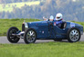 Bugatti Typ 37 A (1926) am Michaelskreuzrennen 2011 (Startnummer 204) (© Bruno von Rotz, 2011) Bugatti Typ 37 A (1926) am Michaelskreuzrennen 2011 (Startnummer 204) (© Bruno von Rotz, 2011)