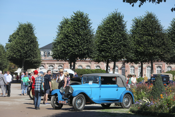 Bugatti Typ 44 Gangloff (1929) - blau wie es sich für ein französches Auto doch gehört - 19. ASC Classic-Gala Schwetzingen 2023