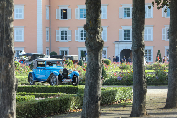 Bugatti Typ 44 Gangloff (1929) - passt perfekt in den Schlossgarten - 19. ASC Classic-Gala Schwetzingen 2023