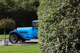 Bugatti Typ 44 Gangloff Cabriolet (1929) - guckt hinter dem Gebüsch hervor - 21. Classic-Gala Schwetzingen 2025