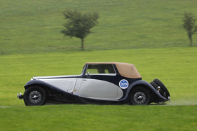 Bugatti Typ 57 (1934) am Michaelskreuzrennen 2011 (Startnummer 329)
