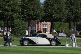Bugatti Typ 57 C Stelvio Cabriolet (1938) - auch mit aufgesetztem Dach fotogen - 21. Classic-Gala Schwetzingen 2025