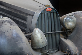 Bugatti Typ 57C (1937) - kein Scheunen-, sondern ein Strassenfund - seit bald einem Jahrhundert nicht restauriert - Rétromobile Paris 2022