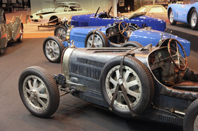 Bugatti Type 35 C Grand Prix (1931) - der ex-Trintignant-Rennwagen auf dem Stand von Lukas Hüni - Rétromobile 2015