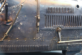 Bugatti Type 35 C Grand Prix (1931) - der ex-Trintignant-Rennwagen auf dem Stand von Lukas Hüni - Rétromobile 2015