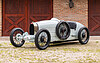 Bugatti Type 37 Grand Prix (1926) - als Lot 013 an der Gooding Christie's Pebble Beach Versteigerung 2025 (© Brian Henniker - Courtesy Gooding Christie's, 2025) Bugatti Type 37 Grand Prix (1926) - als Lot 013 an der Gooding Christie's Pebble Beach Versteigerung 2025 (© Brian Henniker - Courtesy Gooding Christie's, 2025)