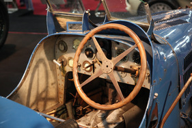 Bugatti Type 37A (1927) - Interieur des leichtgewichtigen Rennwagens (Rétromobile 2013)