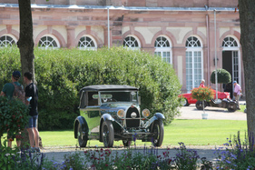 Bugatti Type 40 Berline Cabriolet (1930) - im Schlosspark - Classic-Gala Schwetzingen 2021
