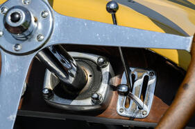 Bugatti Type 44 Gangloff Torpedo Sport (1929) – Hebel für Zündung und Handgas