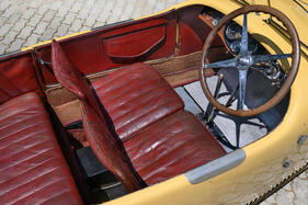 Bugatti Type 44 Gangloff Torpedo Sport (1929) – knapp geschnittenes Cockpit