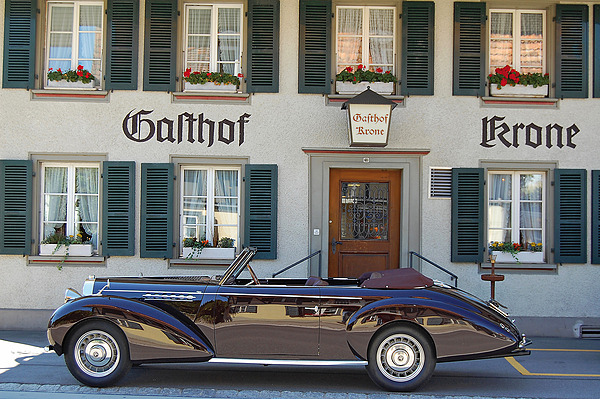Bugatti Type 49 Beutler Cabriolet (1931) - angeboten an der Versteigerung der Oldtimer Galerie Toffen anlässlich der Dolder Classics vom 8. Juni 2013