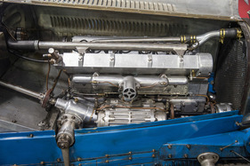 Bugatti Type 51 (1930) - mit zwei obenliegenden Nockenwellen - Rétromobile Paris 2020