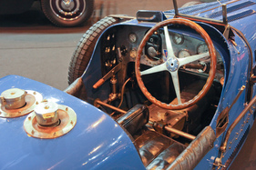 Bugatti Type 51 Grand Prix (1931) - Chassis 51127 auf dem Stand von Lukas Hüni - Rétromobile 2015