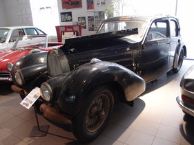 Bugatti Type 57 C Berline Gangloff (1938) – im Museum Autovision, hier noch nicht restauriert