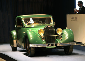 Cabaret, Cancan und Culture bei der Artcurial-Versteigerung an der Rétromobile 2013