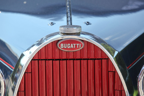 Bugatti Type 57 Coupé Gangloff (1936) - Markenschriftzug - Classic-Gala Schwetzingen 2021
