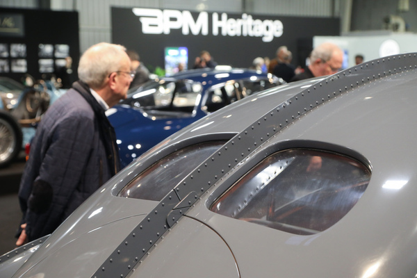 Bugatti Type 57 S Atlantic (1936) - Details am dritten Atlantic, auf dem Lukas-Hüni-Stand - Rétromobile Paris 2024