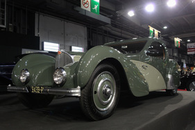 Bugatti Type 57 SC Atalante (1937) - mit Kompressor über 200 PS stark - in Privatbesitz - auf dem Lukas Hüni Stand (Rétromobile 2013)
