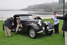 Bugatti Type 57C Vanvooren Cabriolet (1937) - schlichte Eleganz und gut gelaunte Besitzer - Pebble Beach 2012 (J3-03)