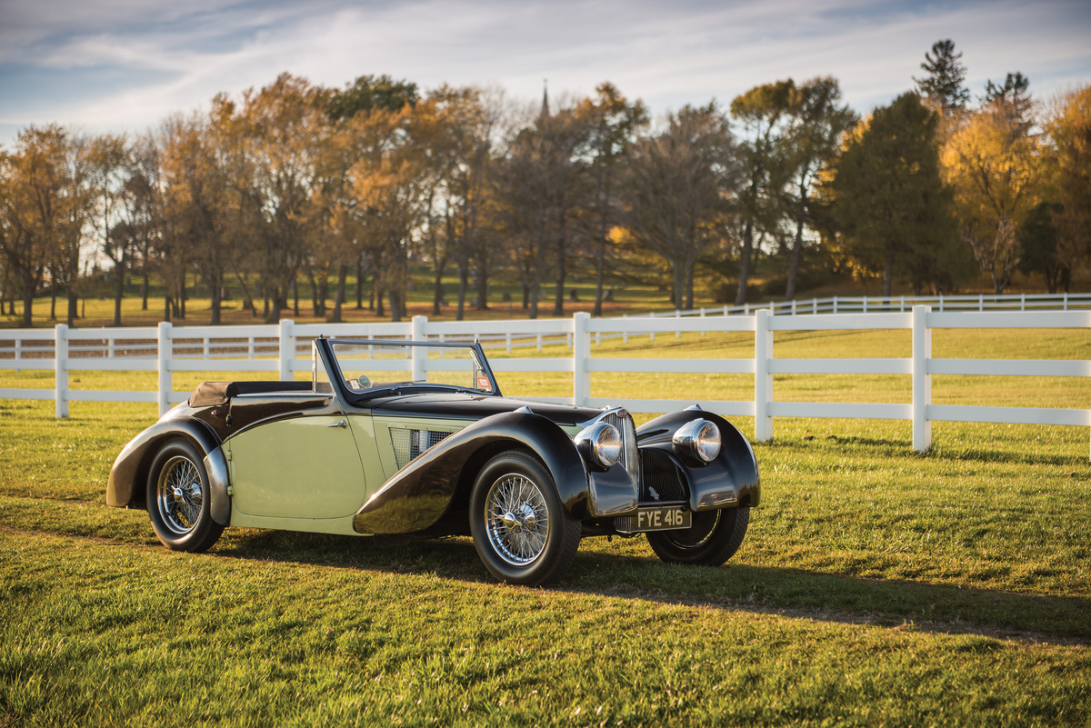 Bugatti Type 57S Cabriolet by Vanvooren (1937) - als Lot 232 an der RM/Sotheby's Amelia Island Versteigerung 2017 angeboten