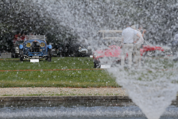 Bugatti unter dem Wasserfall - Concours d'Elégance Suisse Coppet 2017