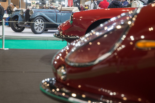 Bugatti zwischen Preziosen von Ferrari und anderen Edelmarken - Rétromobile Paris 2022
