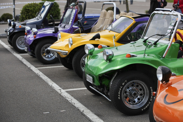 Buggy-Aufstellung in herrlich bunten Farben - Fantastic Plastic 2019