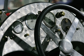 Buick "Bulldog" (1933) - in der offenen Rennbahn von Oerlikon - Indianapolis in Oerlikon 2012