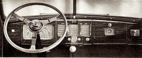 Buick Eight (1937) - Interieur mit grossem Zentralinstrument