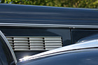 Buick Eight Series 40 Tüscher Cabriolet (1937) - Schlitze sorgen für die Kühlung des Motors