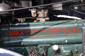 Buick Eight Series 40 Tüscher Cabriolet (1937) - der mächtige Achtzylindermotor