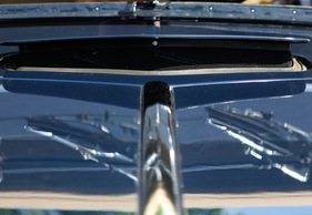 Buick Eight Series 40 Tüscher Cabriolet (1937) - die Klappe sorgt für kühlende Luft