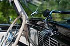 Buick Eight Series 40 Tüscher Cabriolet (1937) - die Windschutzscheibe konnte zur besseren Kühlung der Besetzung ausgeklappt werden