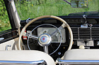 Buick Eight Series 40 Tüscher Cabriolet (1937) - ein grosses Lenkrad ist nötig, um die nicht unerheblichen Lenkkräfte aufzubringen